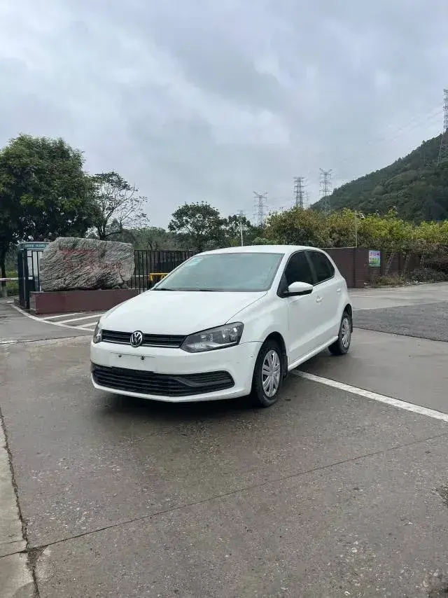 2016 Volkswagen Polo 1.4L 90HP L4 6AT