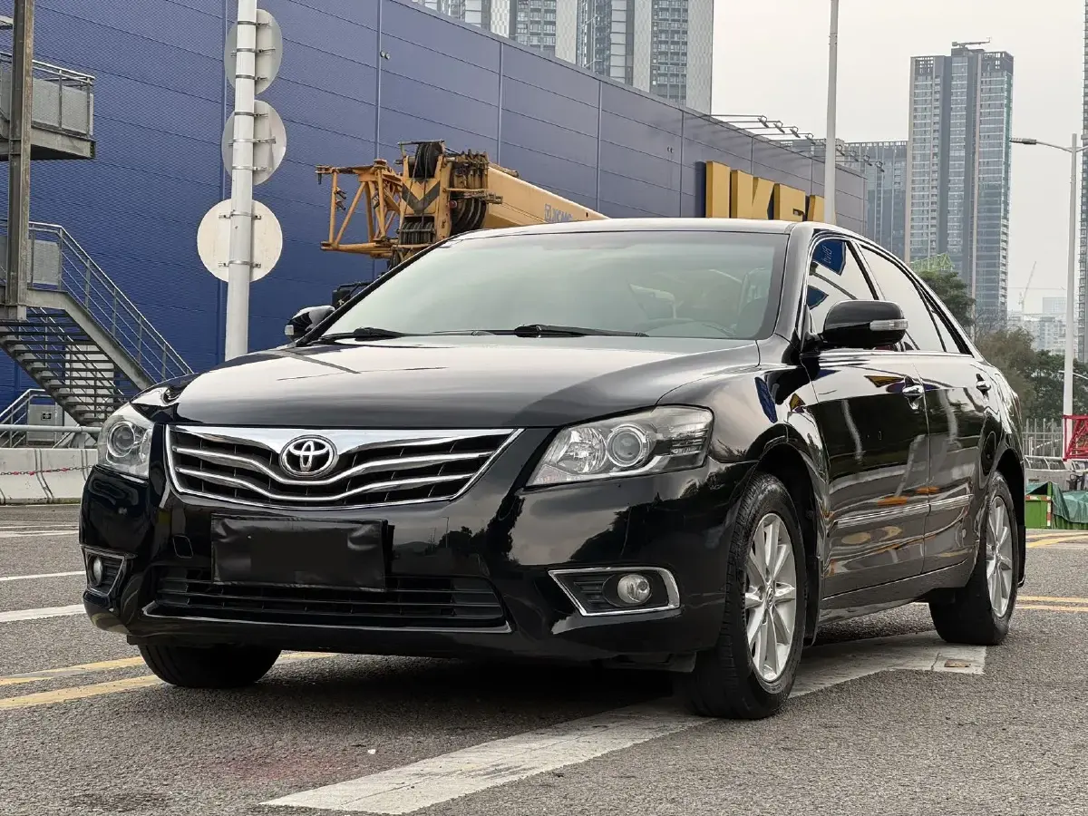 2013 Toyota Camry 2.0L 147HP L4 4AT