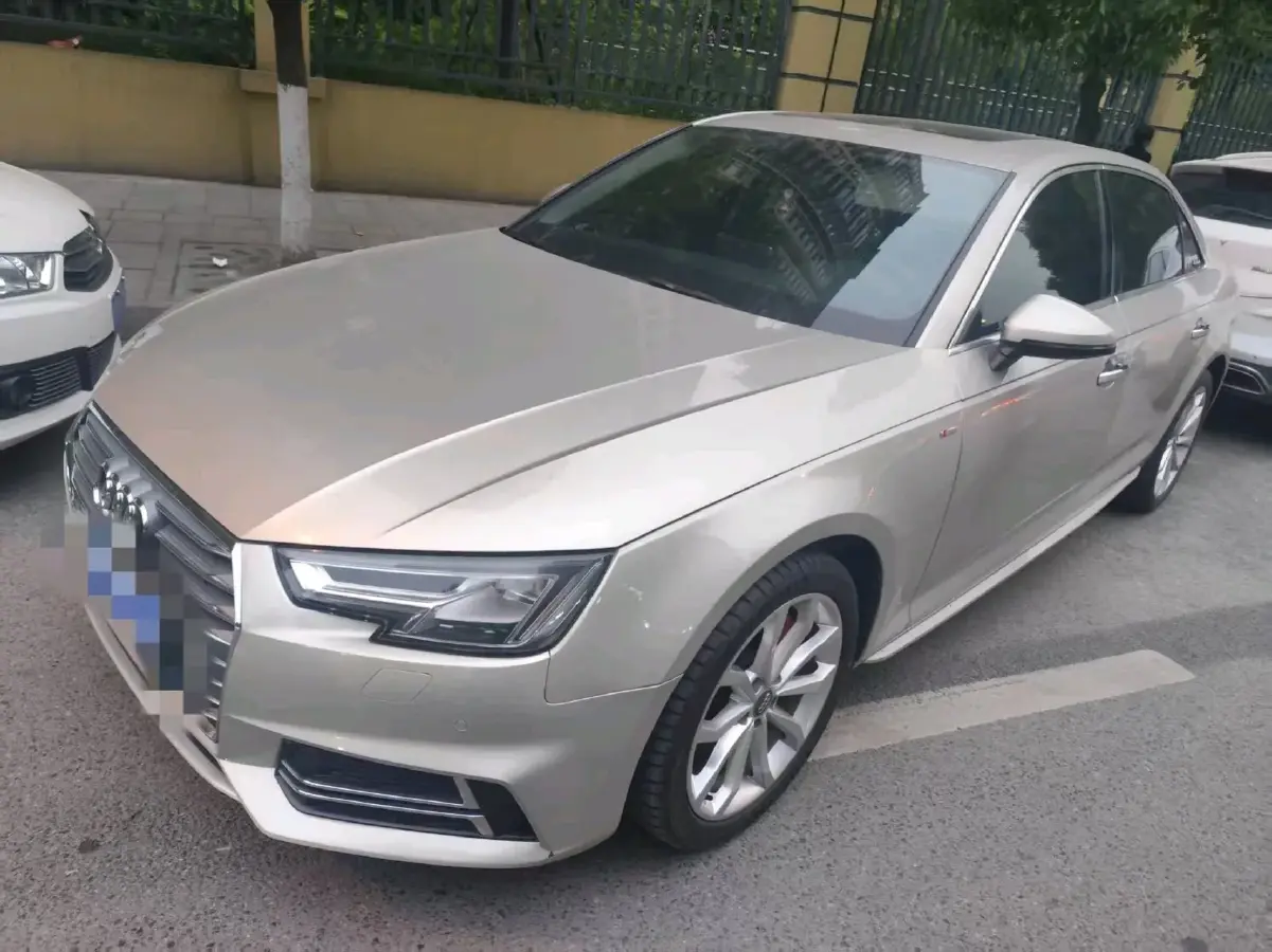 2018 Audi A4L 2.0T 190HP L4 7DCT