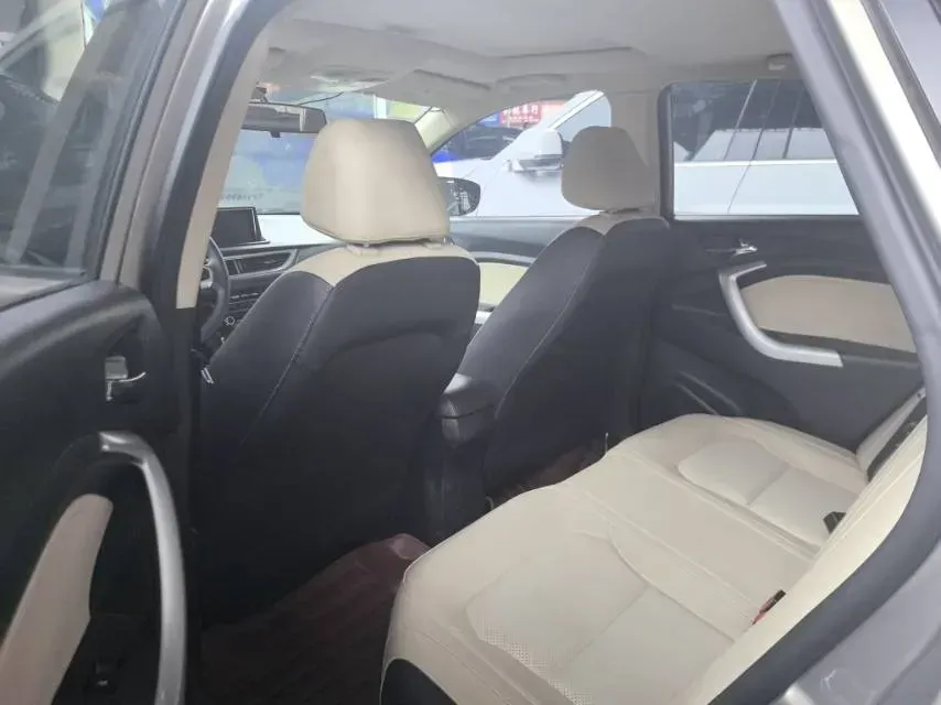 2015 ChangAn Alsvin V7 1.6L 124HP L4 5MT,autocango,china used car exporter,china ev exporter,chinese used car exporter,chinese used ev exporter