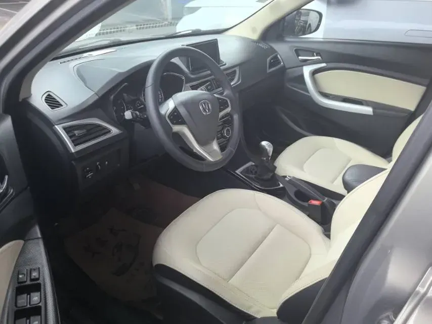 2015 ChangAn Alsvin V7 1.6L 124HP L4 5MT,autocango,china used car exporter,china ev exporter,chinese used car exporter,chinese used ev exporter