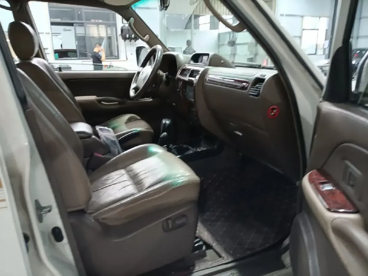 2003 Leopaard Black King Kong 3.0L 181HP V6 5MT,autocango,china used car exporter,china ev exporter,chinese used car exporter,chinese used ev exporter