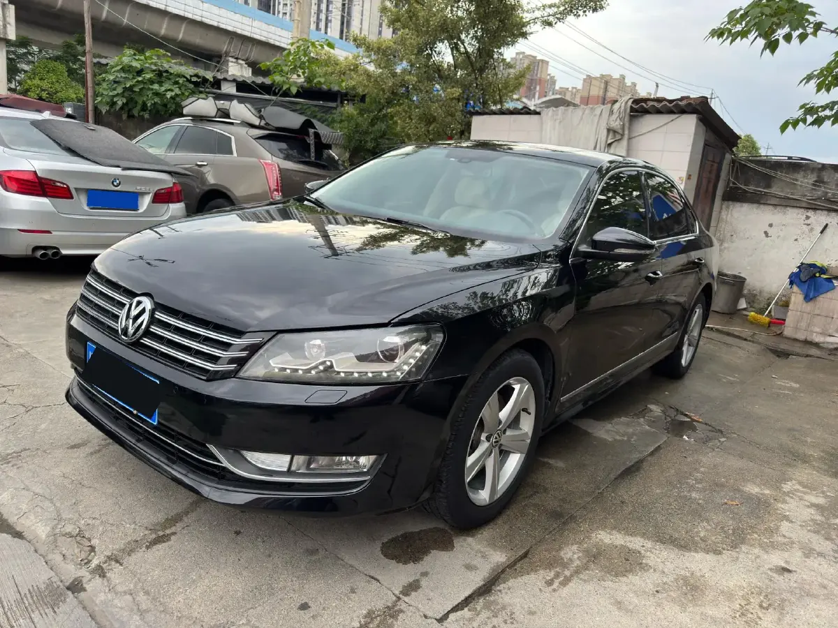 2014 Volkswagen Passat 2.0T 200HP L4 6DCT