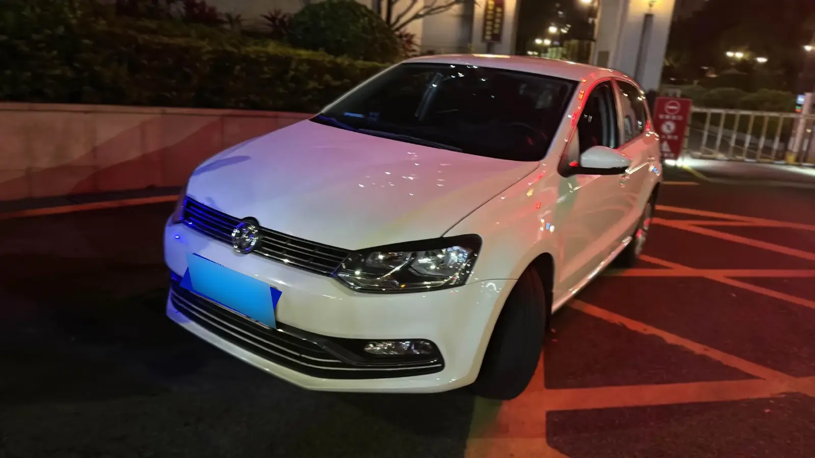 2014 Volkswagen Polo 1.6L 110HP L4 6AT