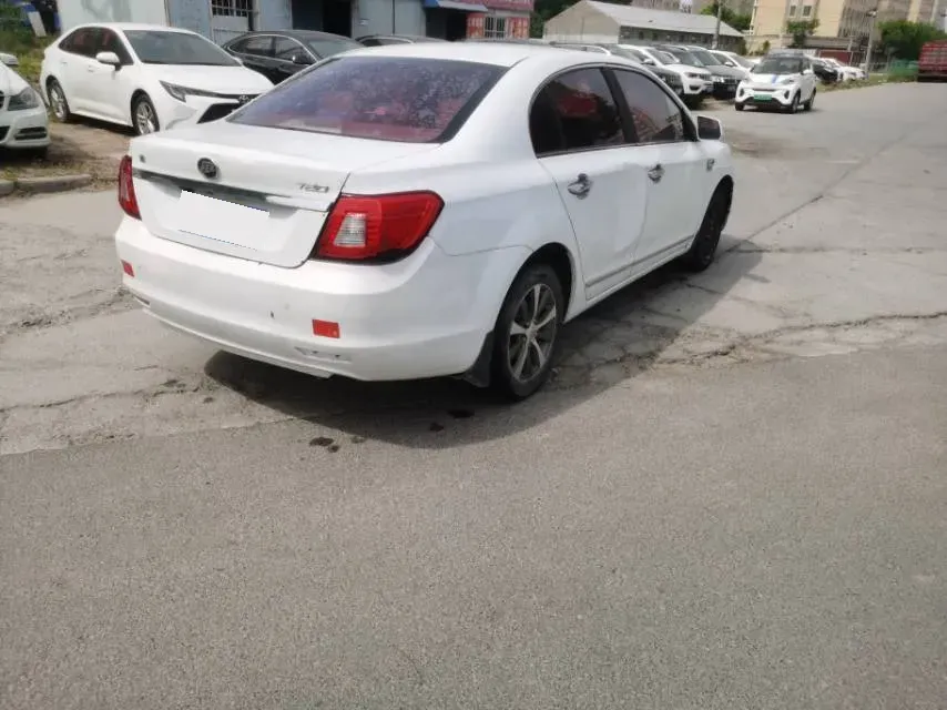 2014 LiFan 720 1.5L 109HP L4 5MT,autocango,china used car exporter,china ev exporter,chinese used car exporter,chinese used ev exporter