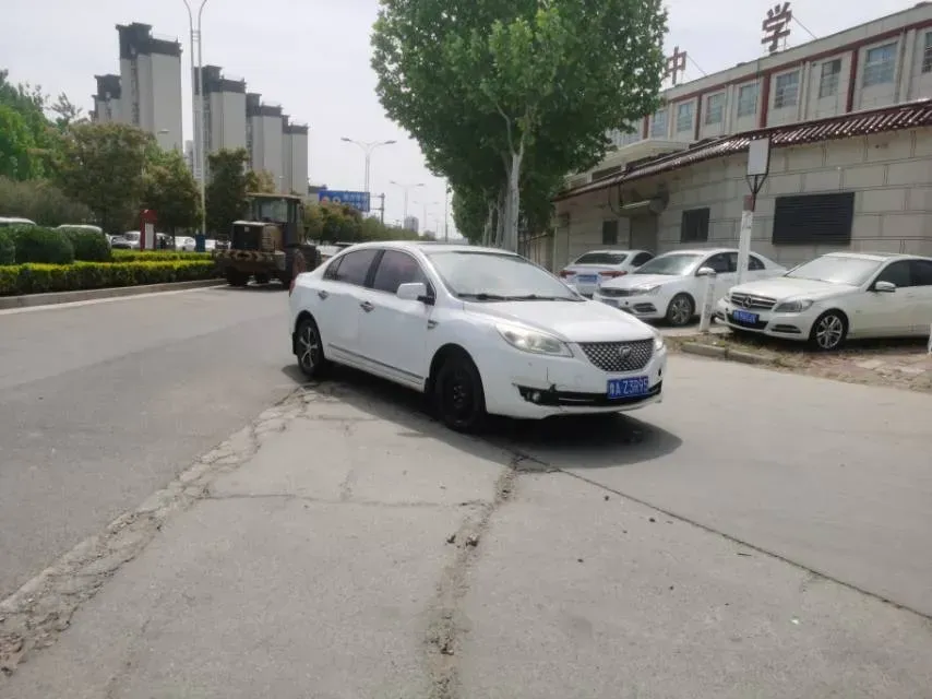 2014 LiFan 720 1.5L 109HP L4 5MT,autocango,china used car exporter,china ev exporter,chinese used car exporter,chinese used ev exporter