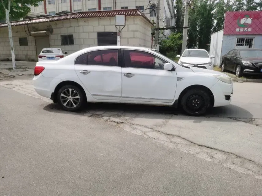 2014 LiFan 720 1.5L 109HP L4 5MT,autocango,china used car exporter,china ev exporter,chinese used car exporter,chinese used ev exporter