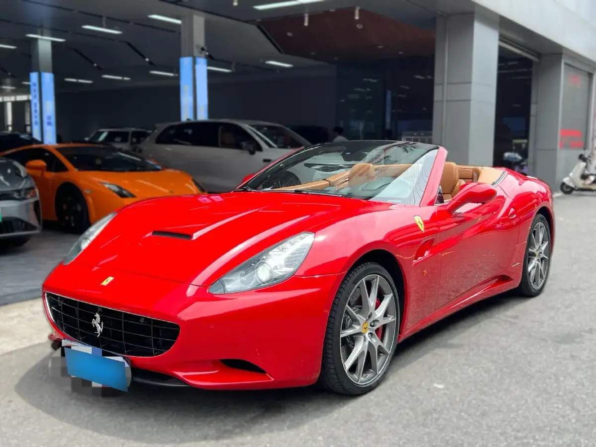 2012 Ferrari California T 4.3L 490HP V8 7DCT