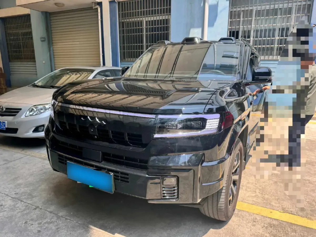 2025 FangChengBao Bao 8 2.0T 272HP L4 E-CVT PHEV 36.8KWH
