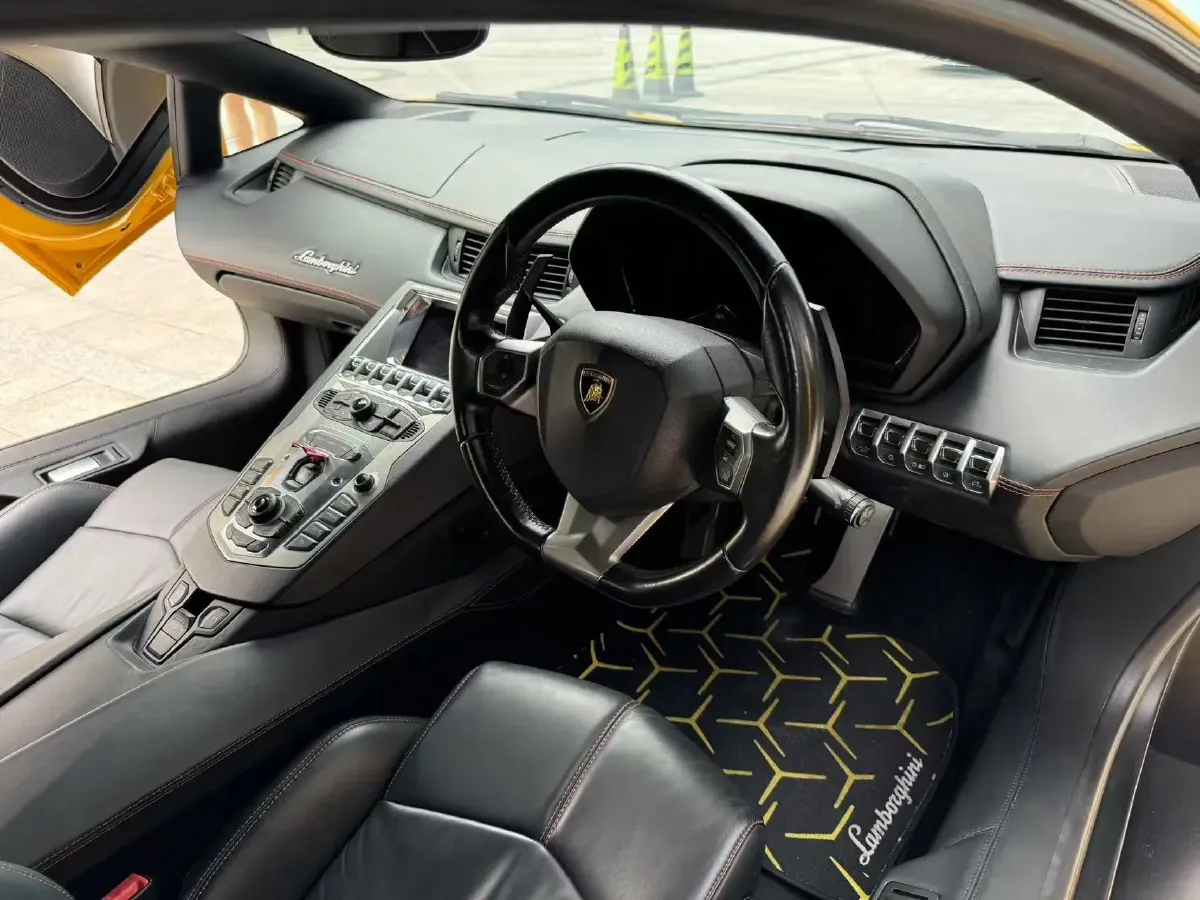 2011 Lamborghini Aventador 6.5L 700HP V12 7ISR,autocango,china used car exporter,china ev exporter,chinese used car exporter,chinese used ev exporter