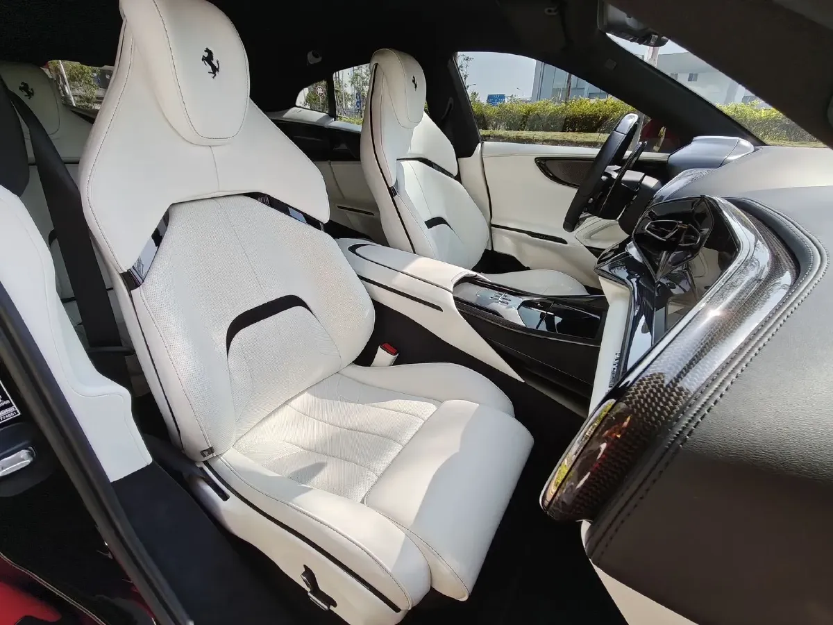 2023 Ferrari Purosangue 6.5L 725HP V12 8DCT,autocango,china used car exporter,china ev exporter,chinese used car exporter,chinese used ev exporter