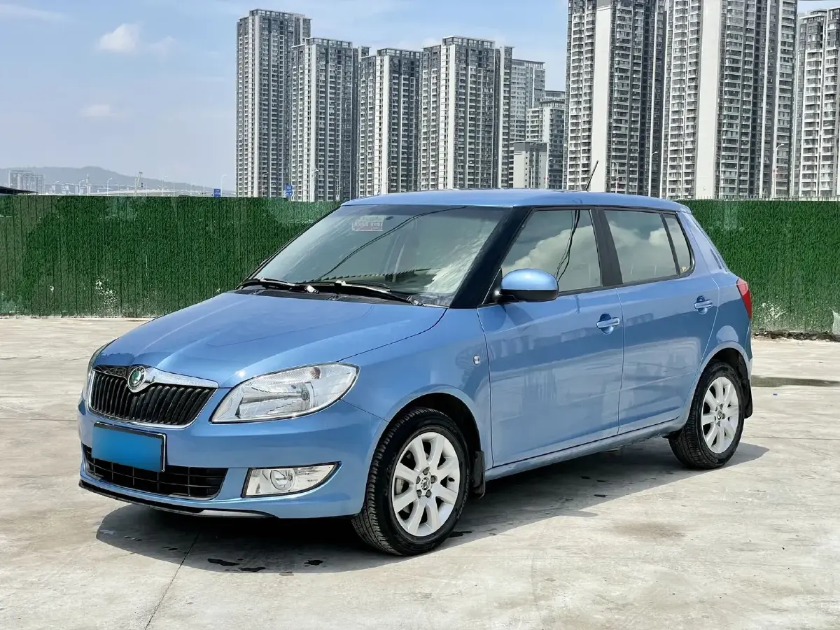 2012 Skoda Fabia 1.4L 86HP L4 5MT