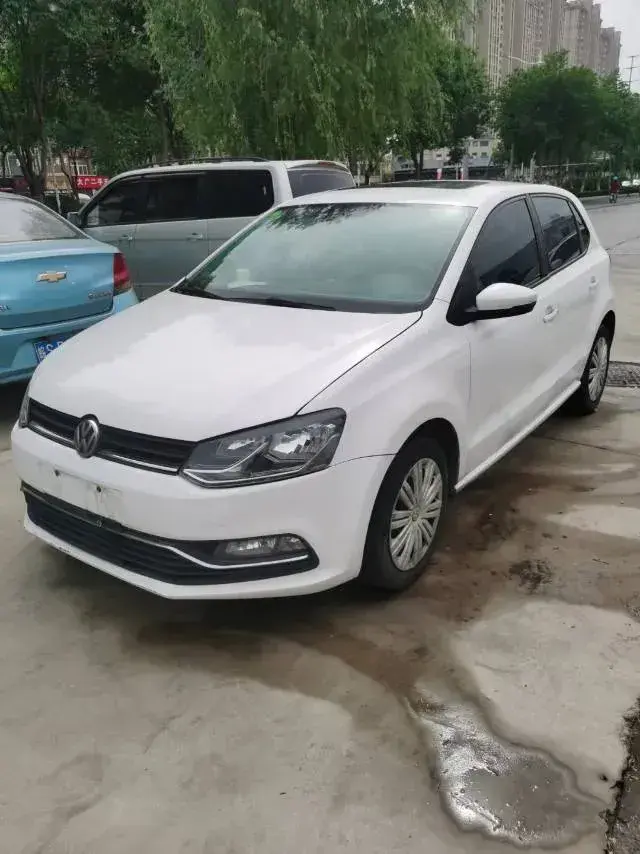 2016 Volkswagen Polo 1.6L 110HP L4 5MT