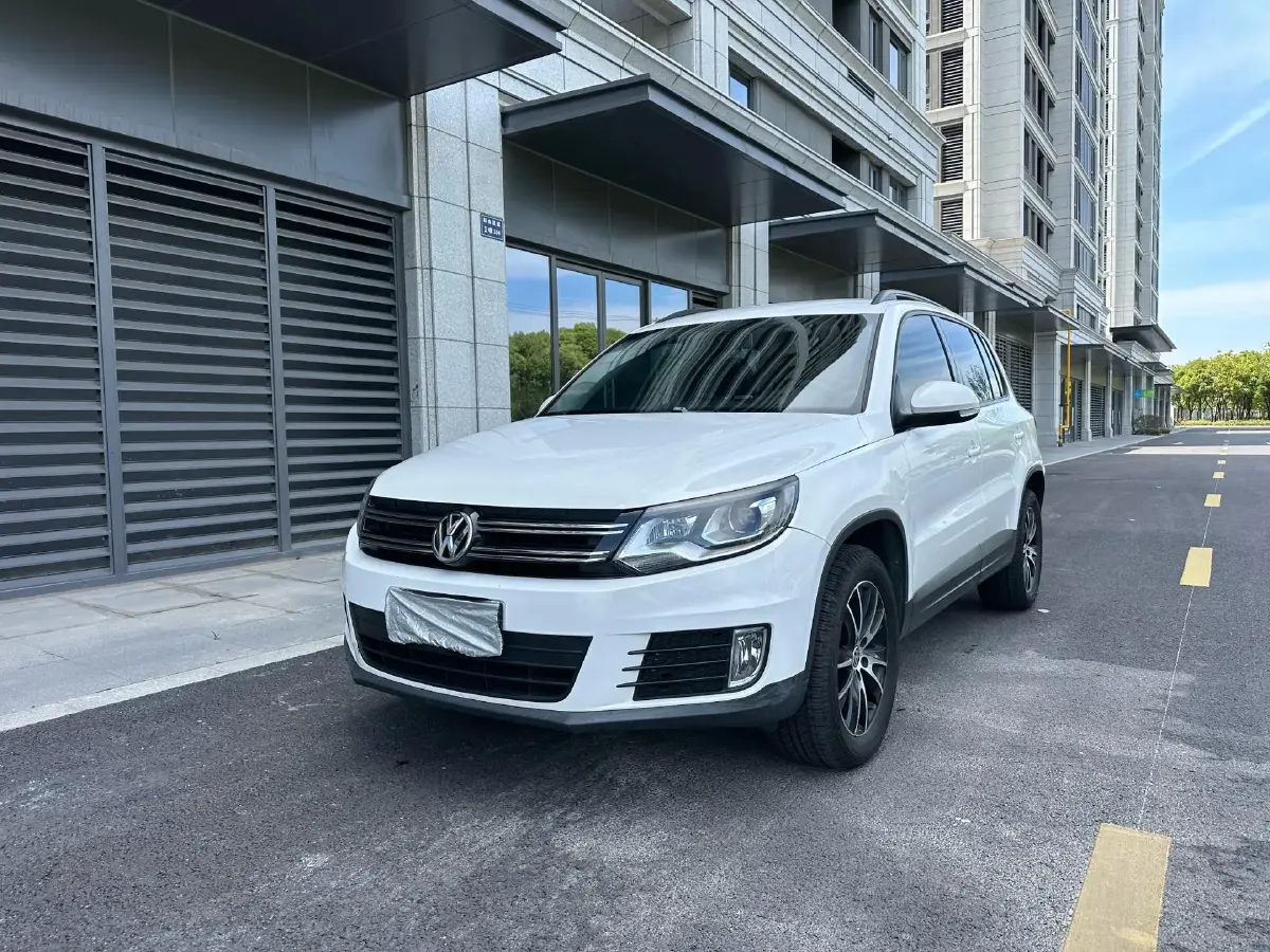 2015 Volkswagen Tiguan 1.8T 160HP L4 6MT