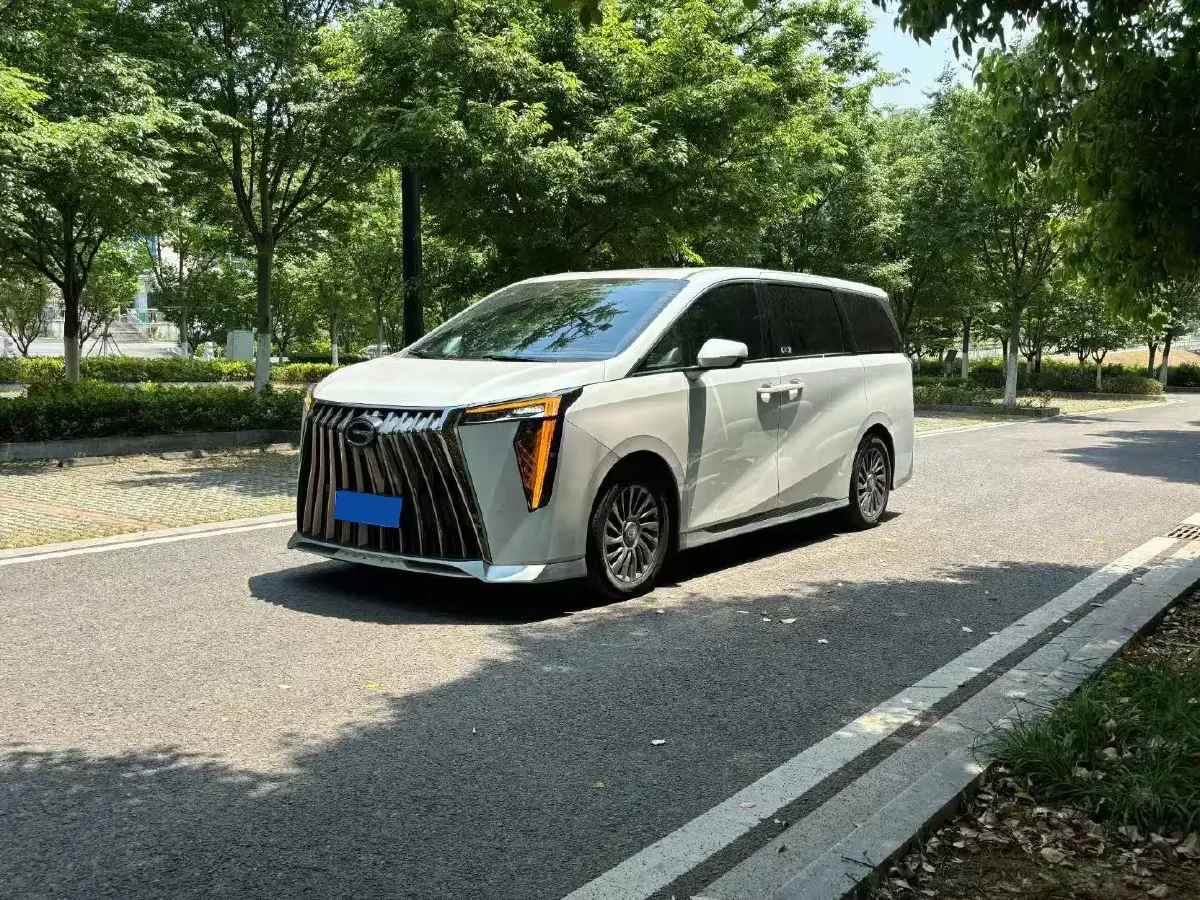 2023 GAC Trumpchi M8 2.0T 190HP L4 E-CVT Hybrid