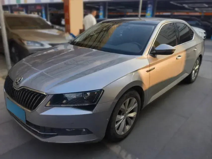 2016 Skoda Superb 1.8T 180HP L4 7DCT