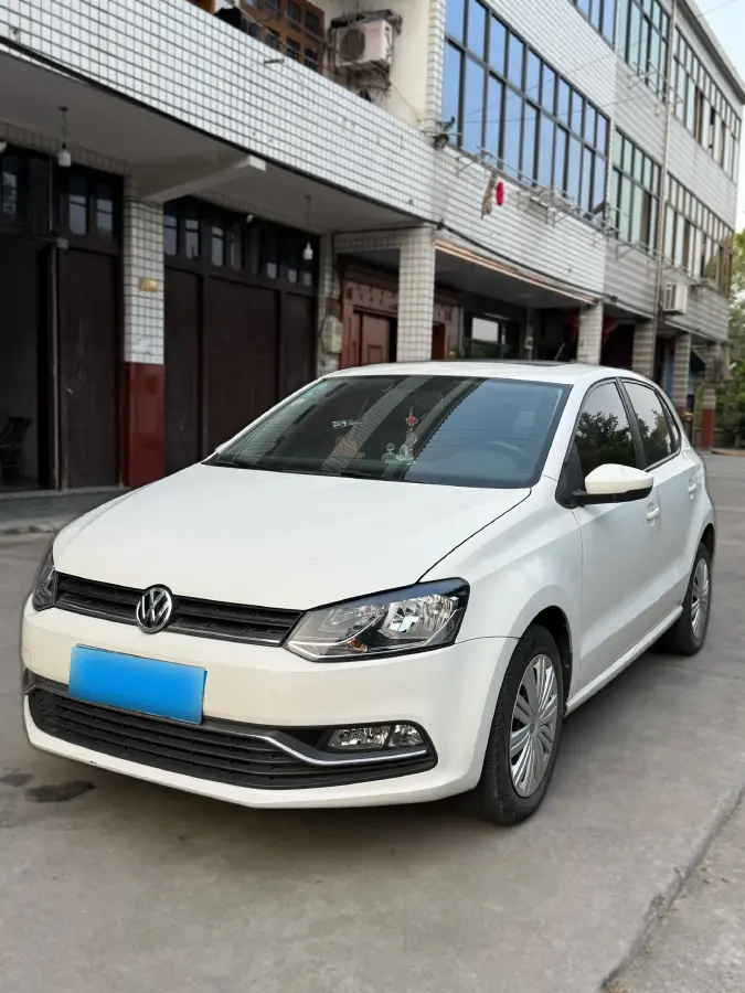 2016 Volkswagen Polo 1.6L 110HP L4 5MT