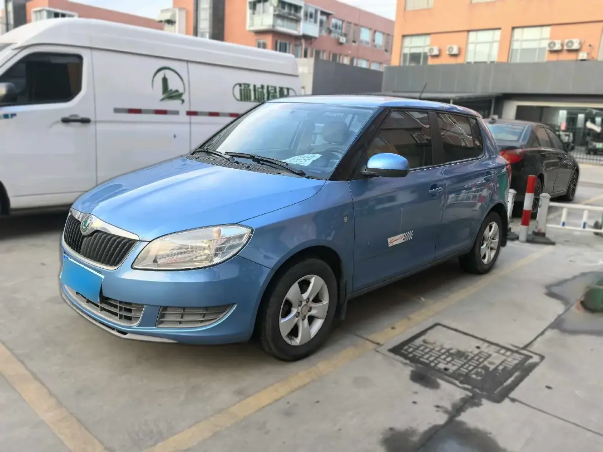 2012 Skoda Fabia 1.4L 86HP L4 5MT
