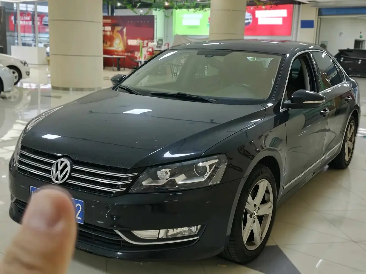 2015 Volkswagen Passat 1.8T 160HP L4 7DCT
