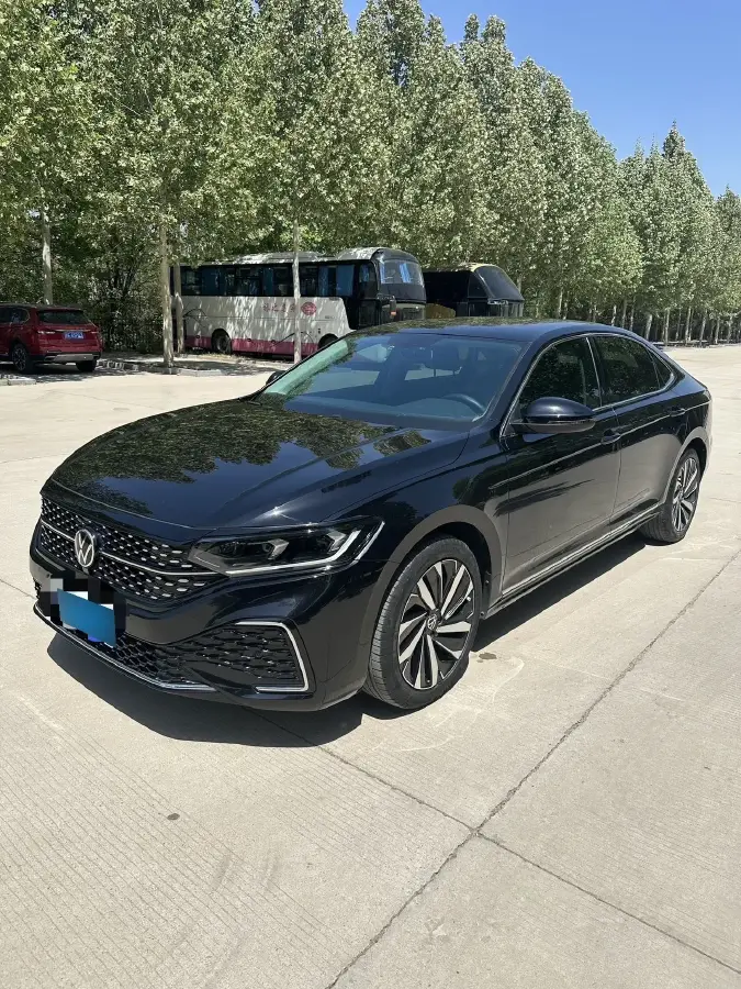 2022 Volkswagen Passat 2.0T 186HP L4 7DCT