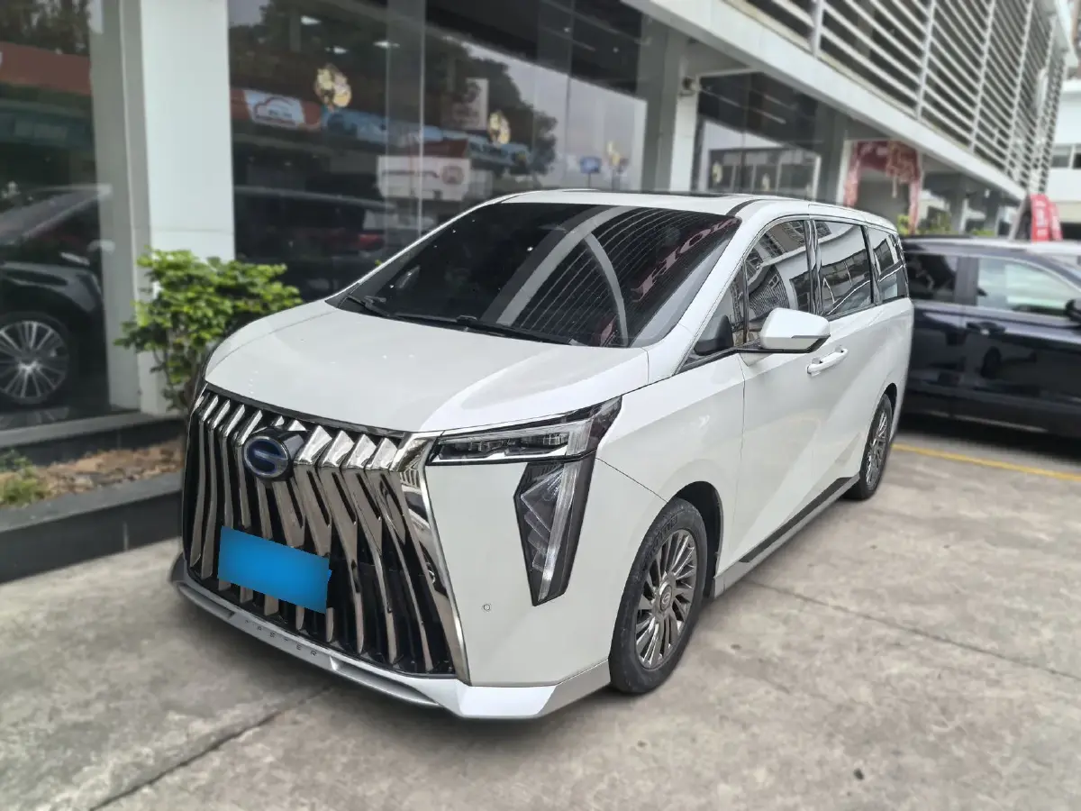 2023 GAC Trumpchi M8 2.0T 190HP L4 E-CVT Hybrid