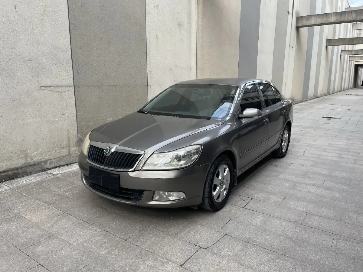 2012 Skoda Octavia 1.6L 105HP L4 5MT