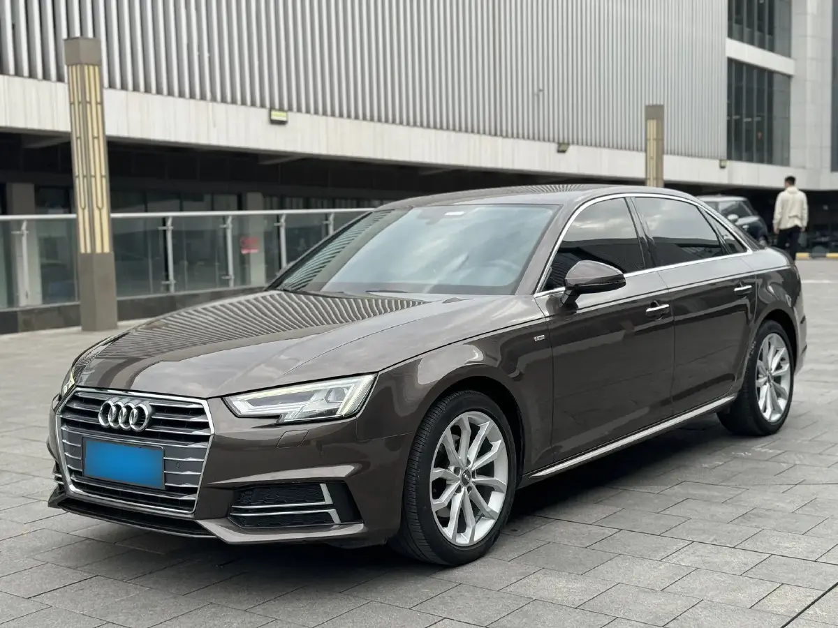 2018 Audi A4L 2.0T 190HP L4 7DCT