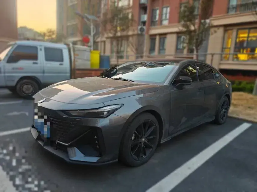 2022 ChangAn UNI-V 1.5T 188HP L4 7DCT