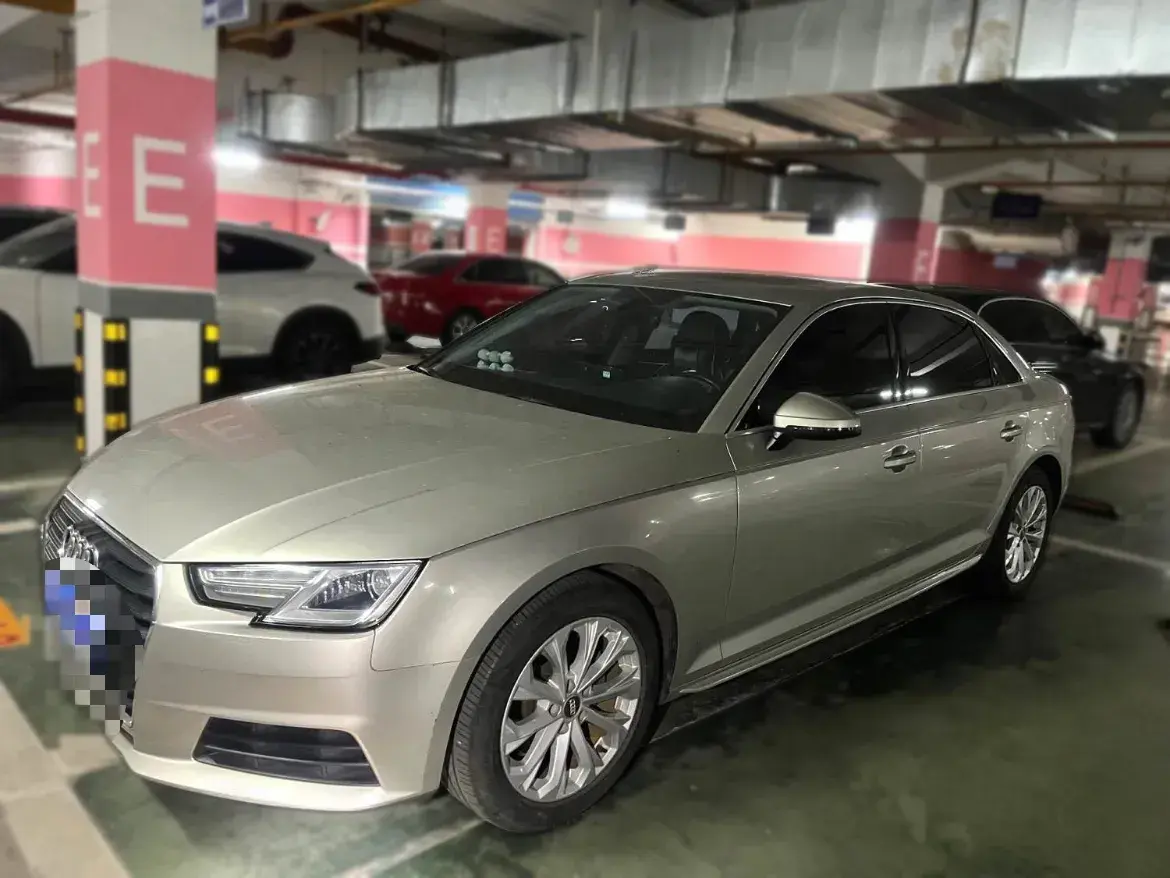 2017 Audi A4L 2.0T 190HP L4 7DCT