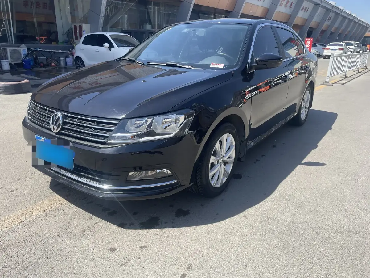 2015 Volkswagen Lavida 1.6L 110HP L4 6AT