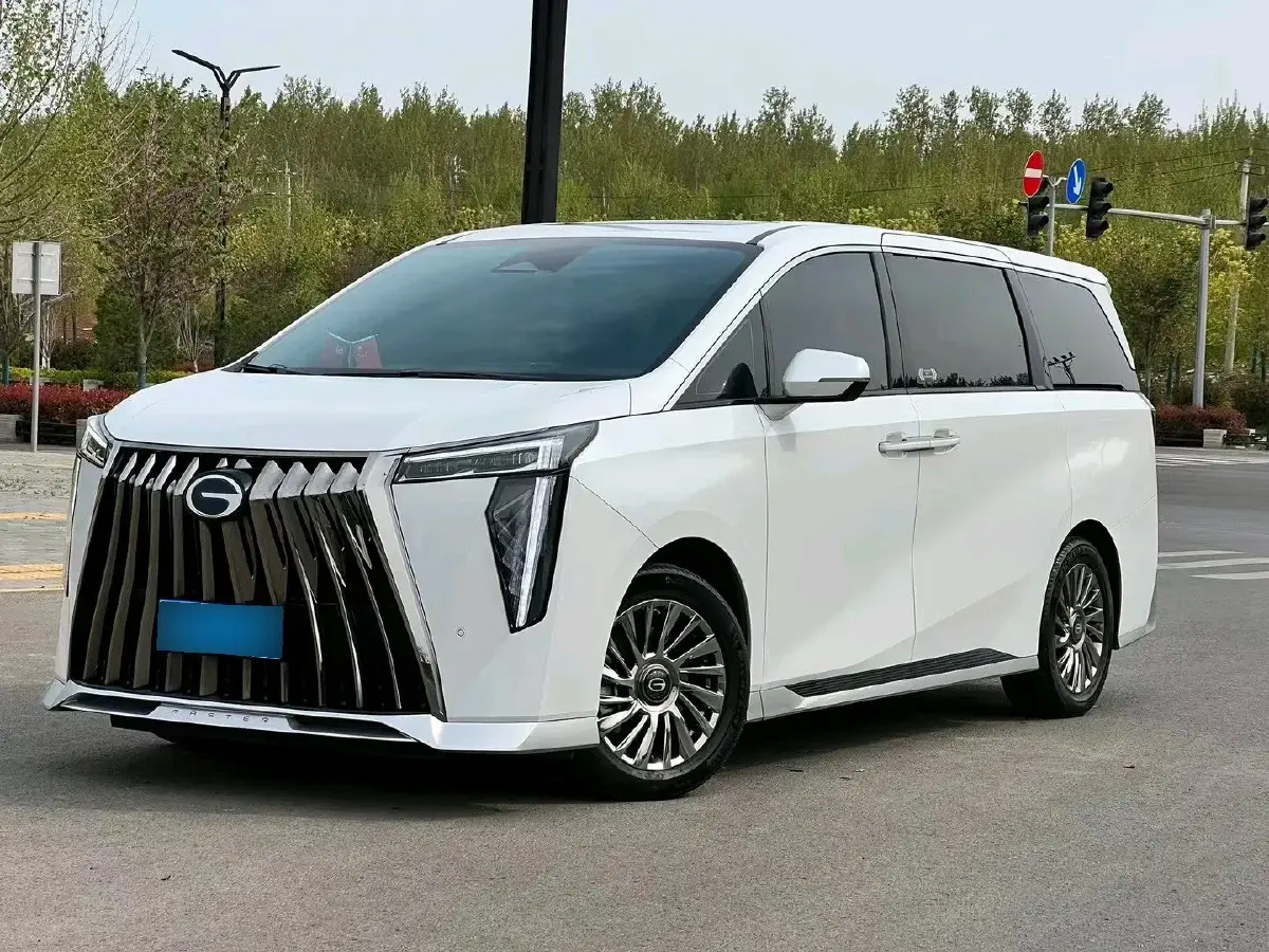 2023 GAC Trumpchi M8 2.0T 190HP L4 E-CVT Hybrid