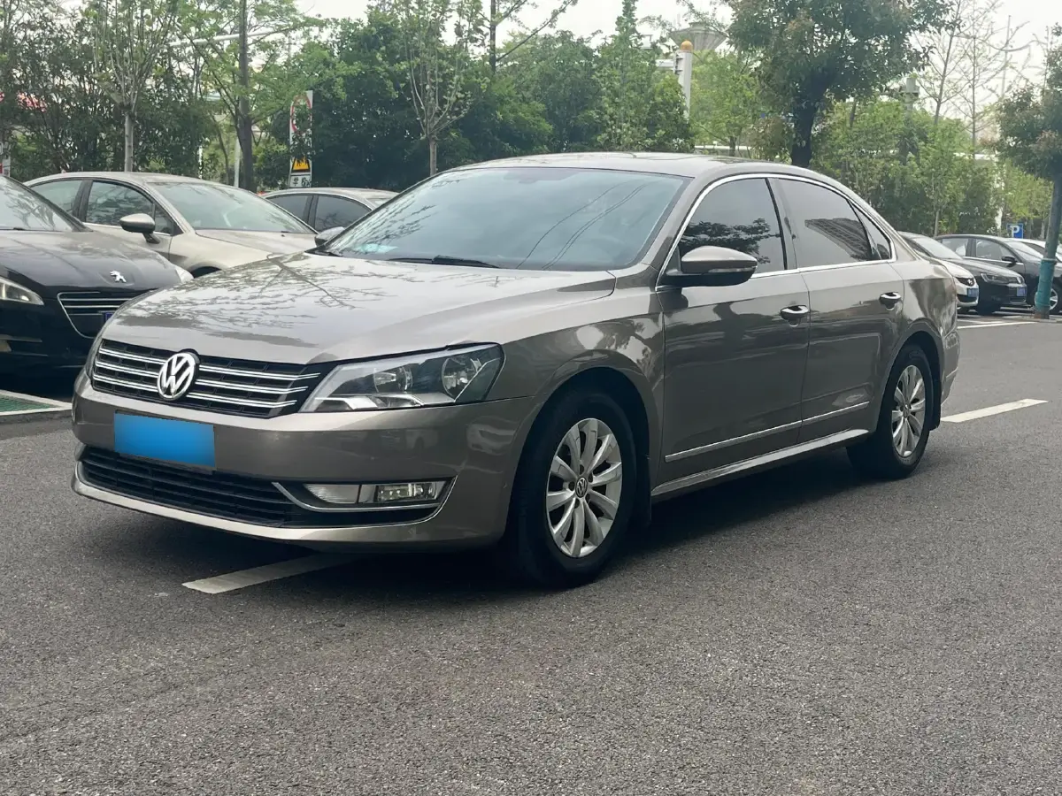2011 Volkswagen Passat 1.8T 160HP L4 7DCT