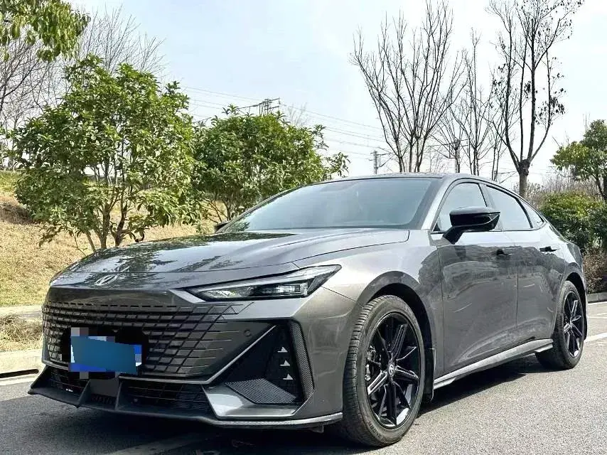 2022 ChangAn UNI-V 1.5T 188HP L4 7DCT