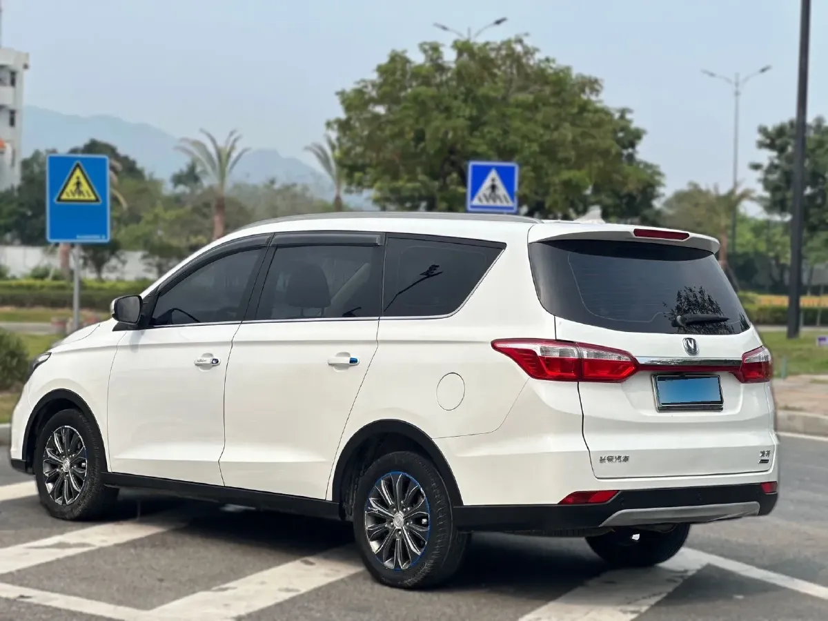 2017 ChangAn Linmax 1.6L 125HP L4 5MT,autocango,china used car exporter,china ev exporter,chinese used car exporter,chinese used ev exporter
