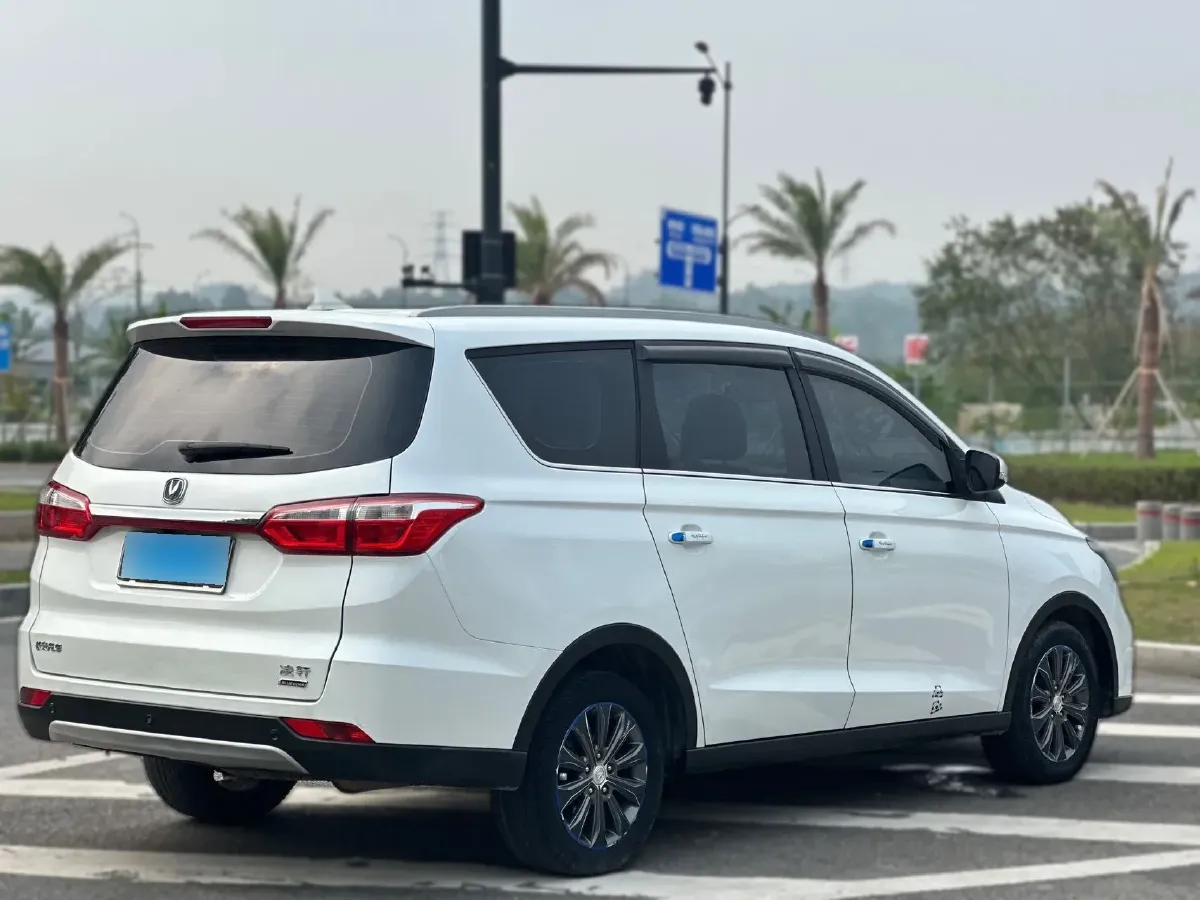 2017 ChangAn Linmax 1.6L 125HP L4 5MT,autocango,china used car exporter,china ev exporter,chinese used car exporter,chinese used ev exporter