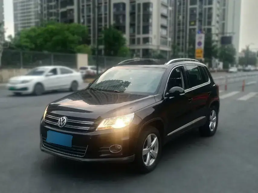 2012 Volkswagen Tiguan 1.8T 160HP L4 6AT