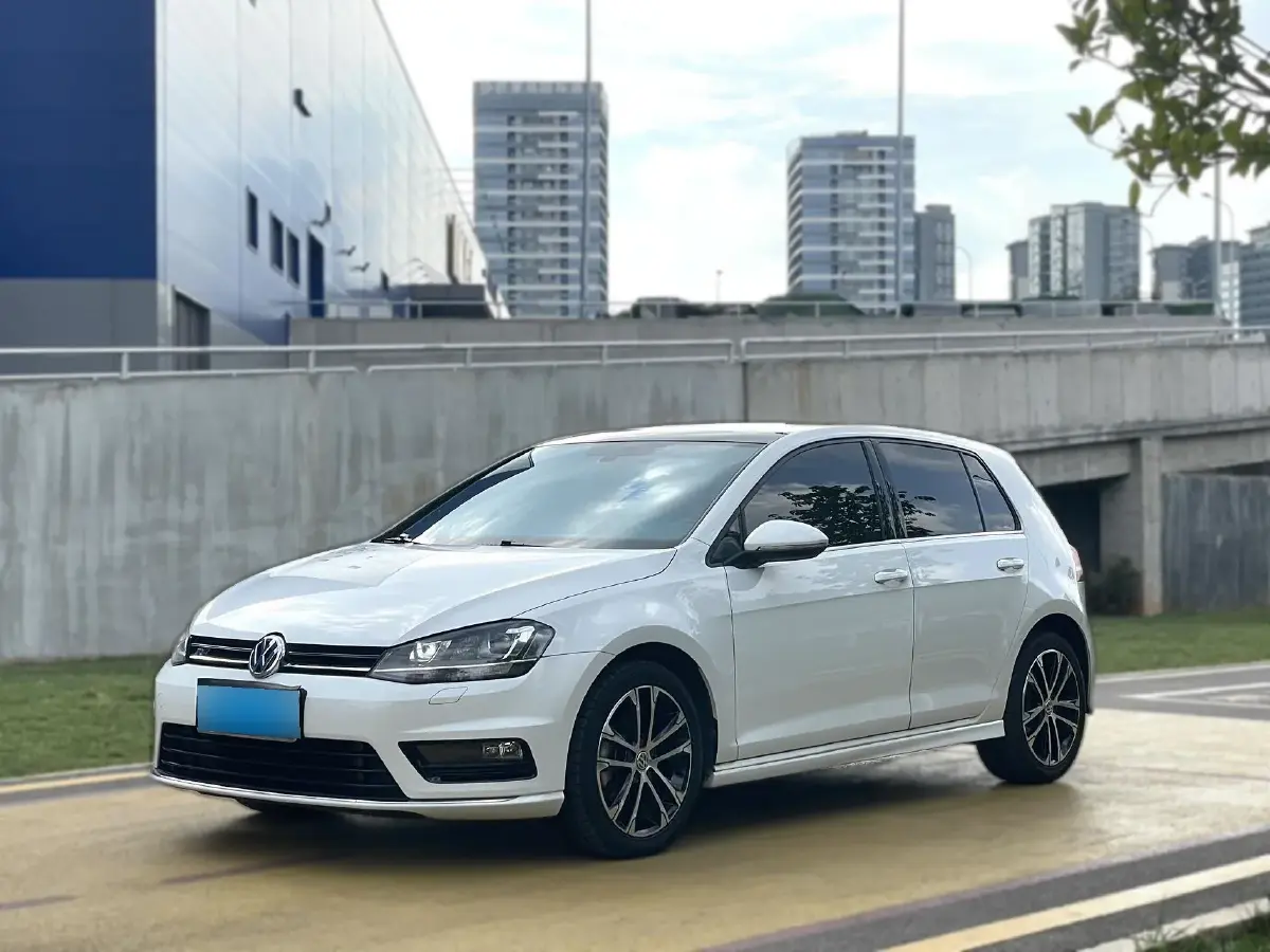 2017 Volkswagen Golf 1.4T 150HP L4 5MT