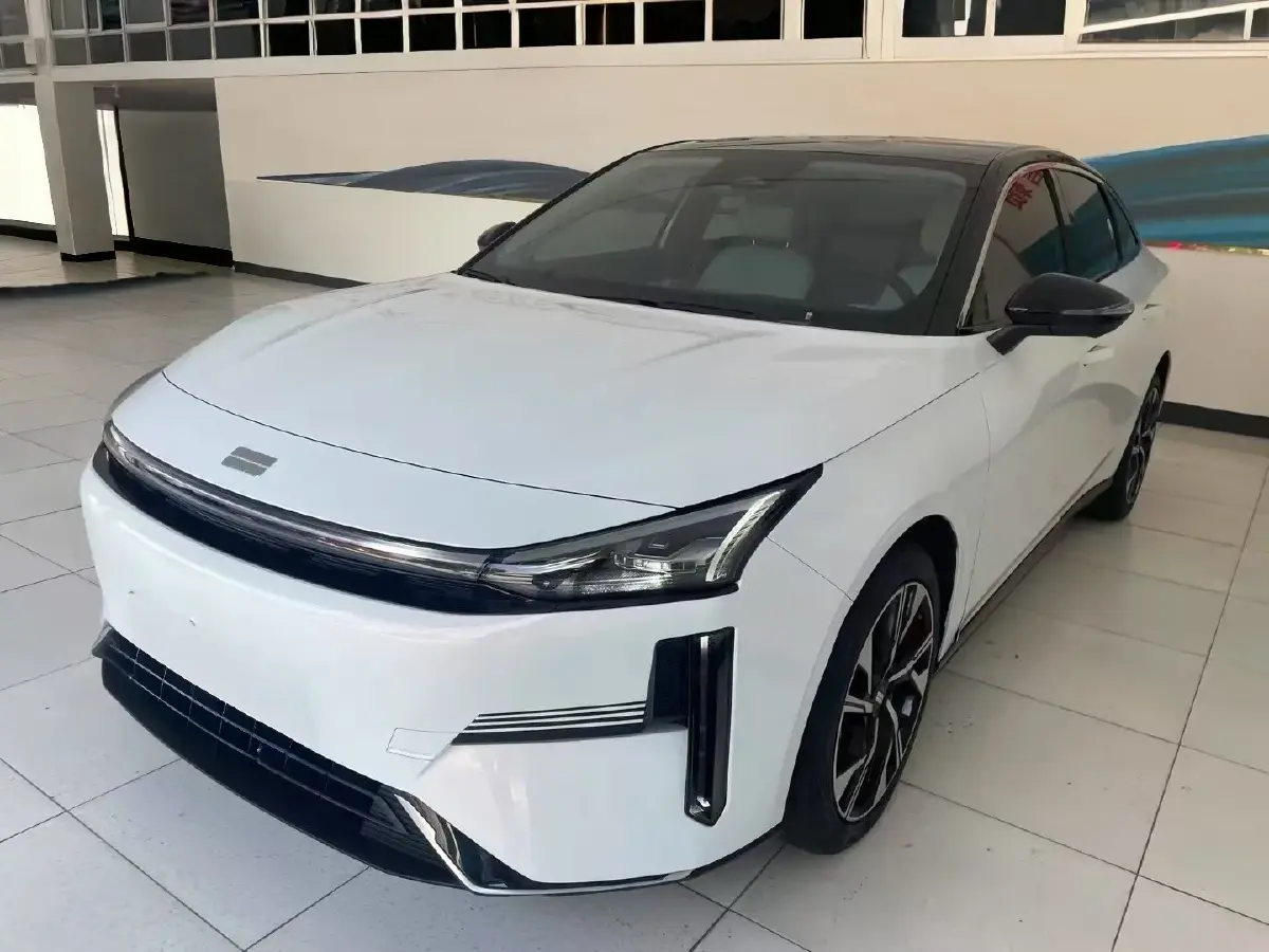 2023 Geely Galaxy L6 1.5T 163HP L4 3DHT PHEV