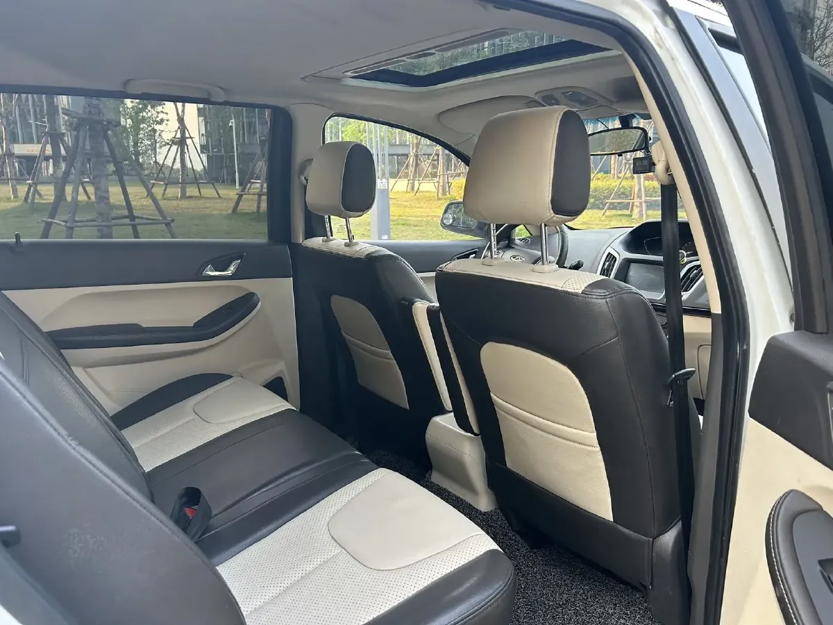 2015 Chery Arrizo M7 2.0L 139HP L4 CVT,autocango,china used car exporter,china ev exporter,chinese used car exporter,chinese used ev exporter