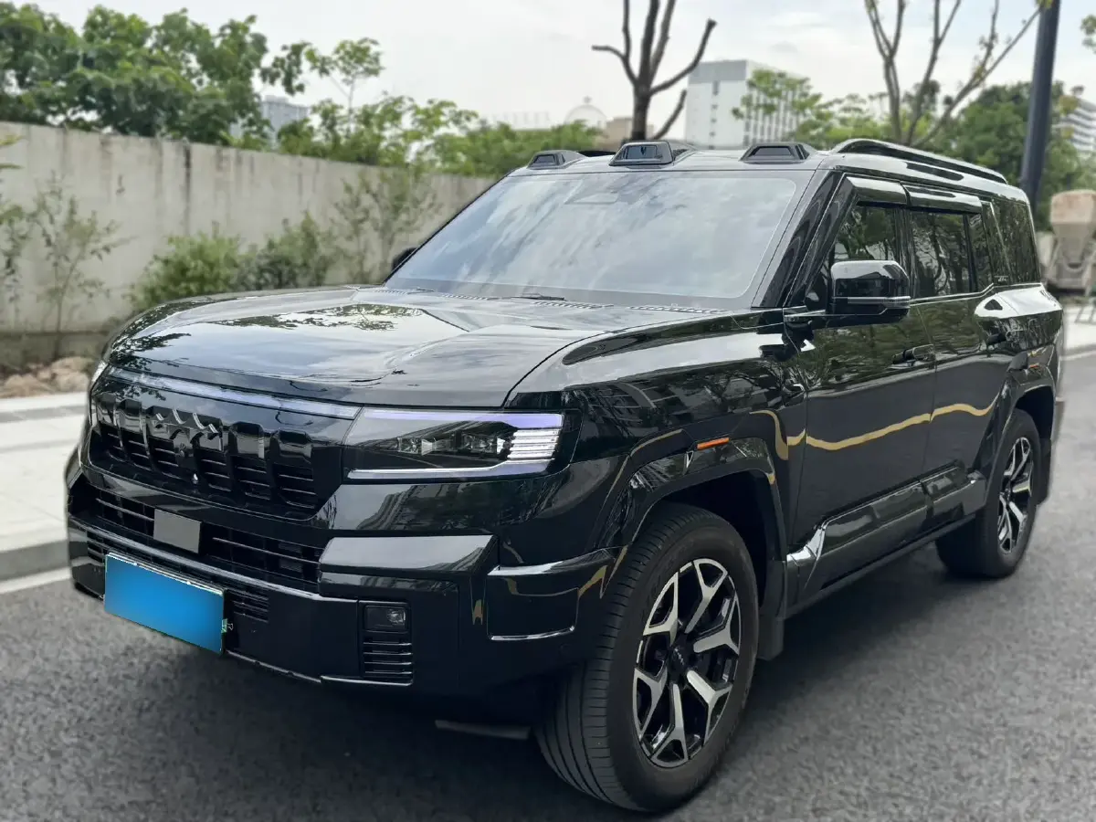 2025 FangChengBao Bao 8 2.0T 245HP L4 E-CVT PHEV 36.8KWH