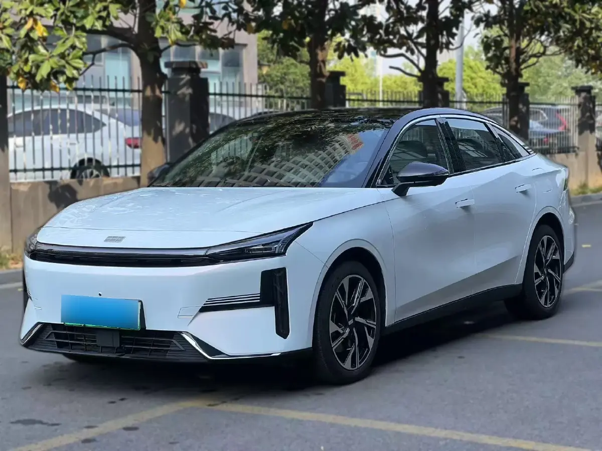 2023 Geely Galaxy L6 1.5T 163HP L4 3DHT PHEV