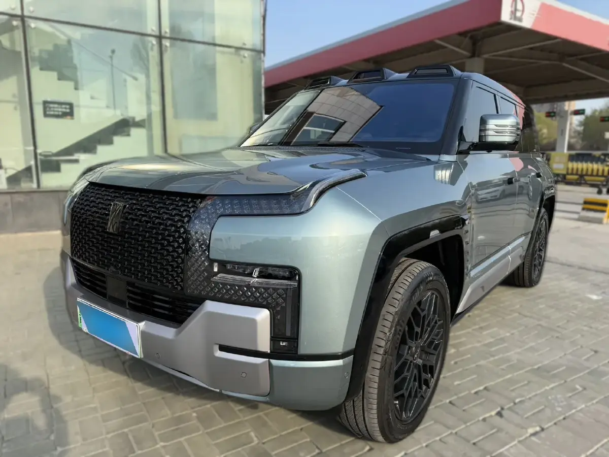 2023 YangWang U8 2.0T 272HP L4 REEV 49.05KWH
