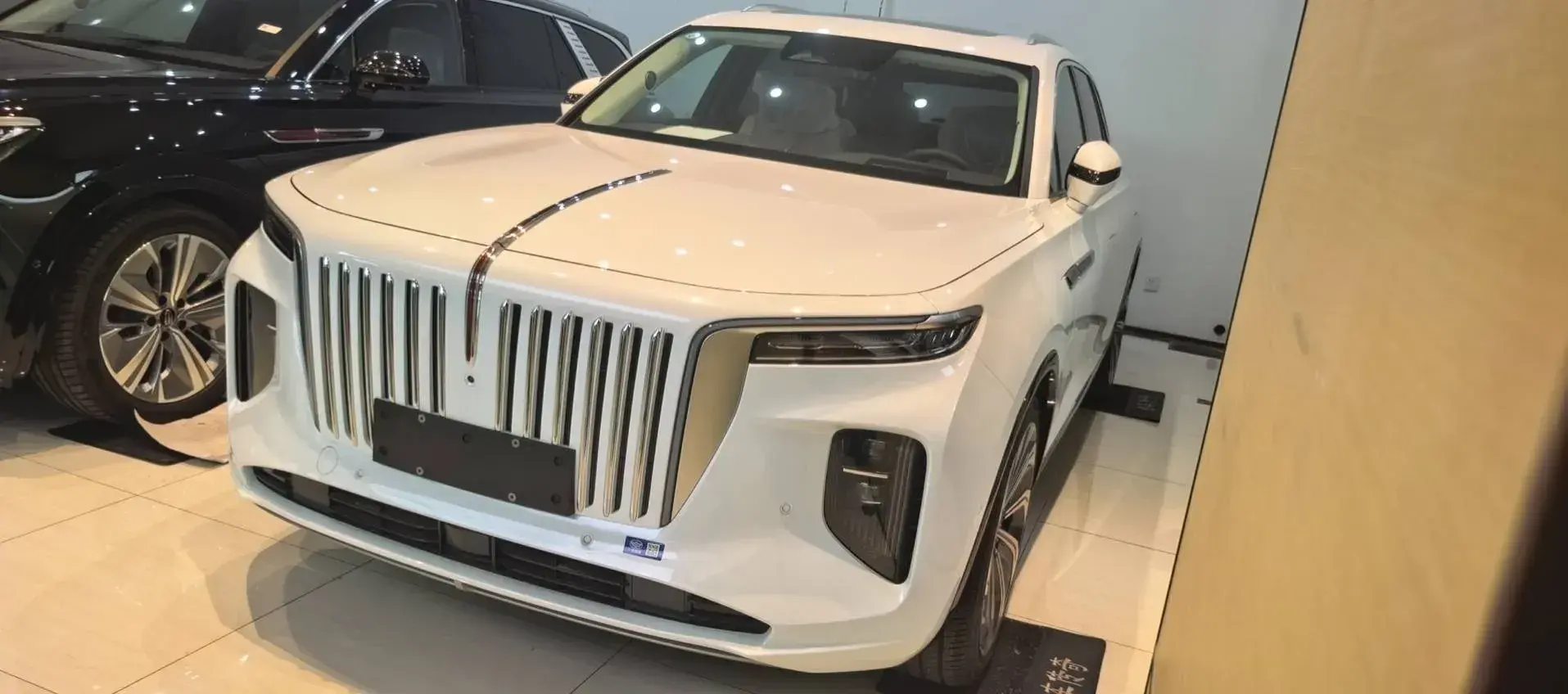 2022 HongQi E-HS9 BEV 120KWH