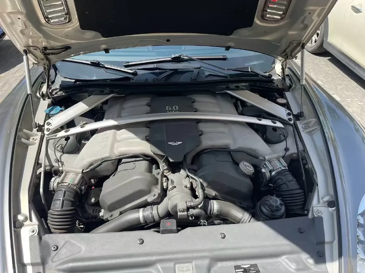 2010 Aston Martin Rapide 6.0L 477HP V12 6AT,autocango,china used car exporter,china ev exporter,chinese used car exporter,chinese used ev exporter