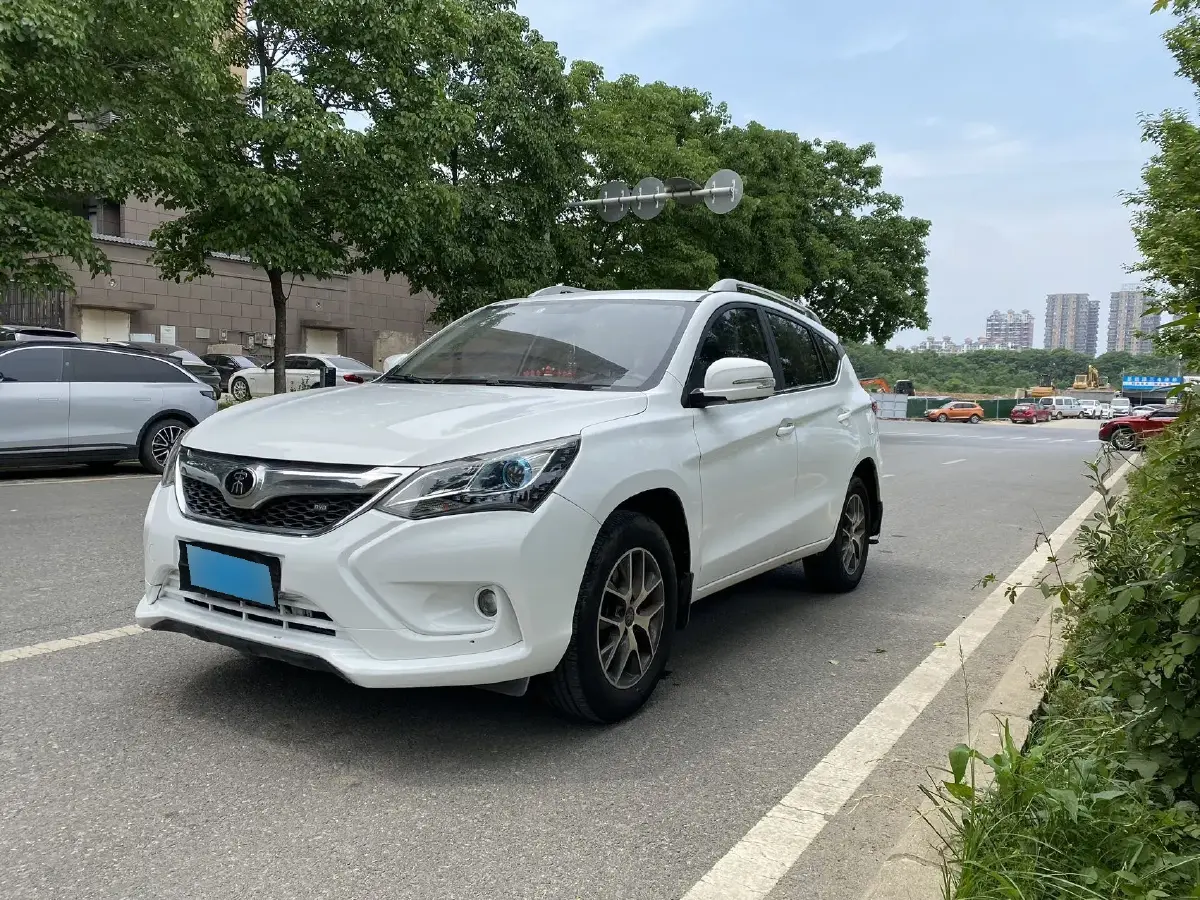 2016 BYD Song 1.5T 154HP L4 6MT