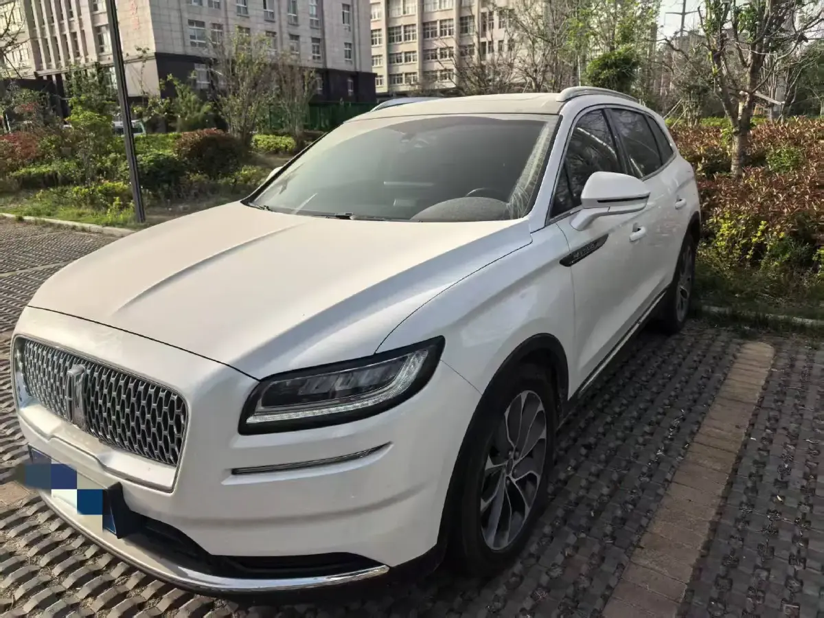 2021 Lincoln Nautilus 2.0T 245HP L4 8AT