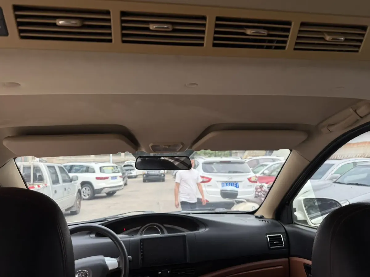 2015 LiFan LeTu 1.5L 109HP L4 5MT,autocango,china used car exporter,china ev exporter,chinese used car exporter,chinese used ev exporter