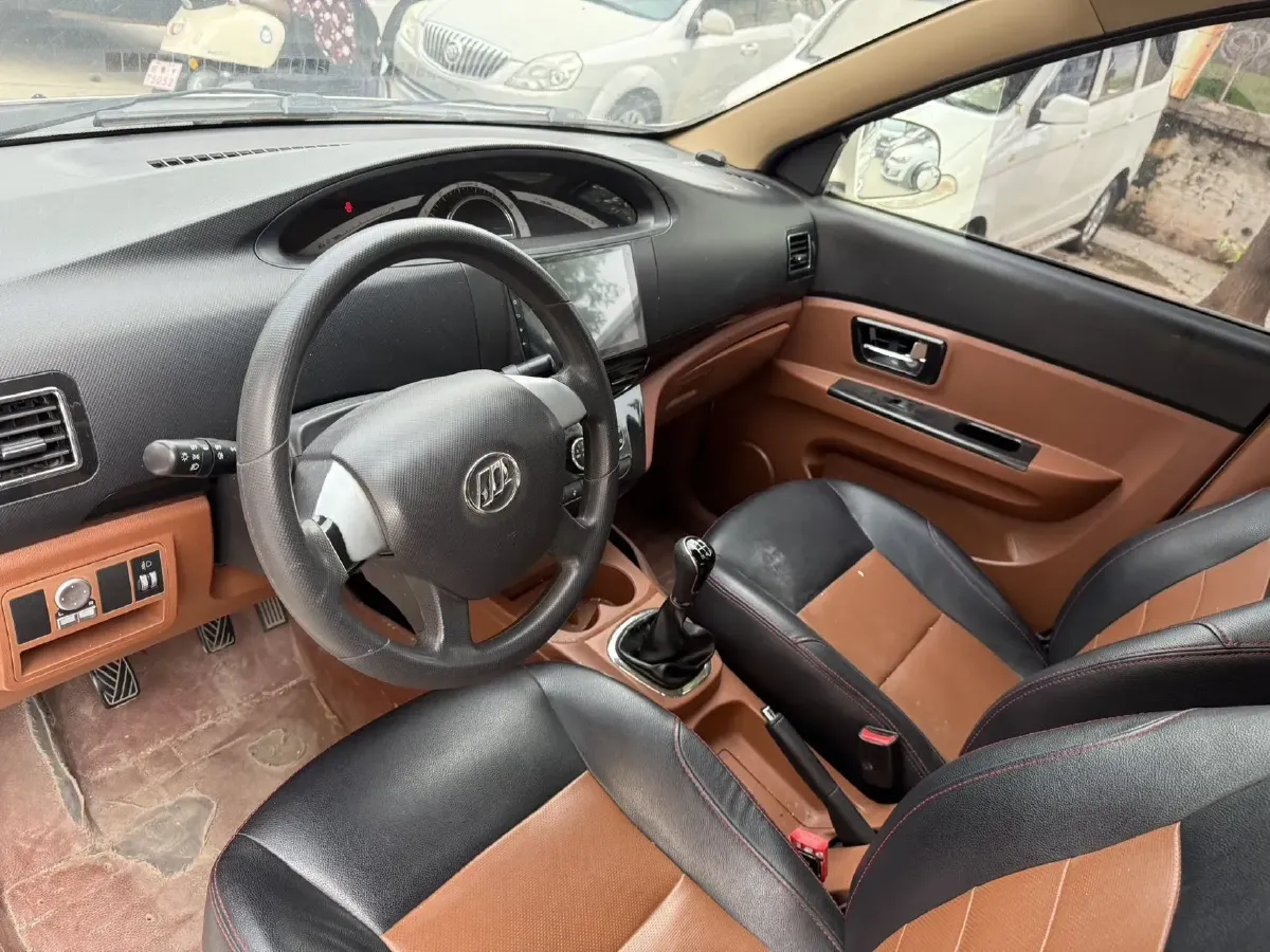 2015 LiFan LeTu 1.5L 109HP L4 5MT,autocango,china used car exporter,china ev exporter,chinese used car exporter,chinese used ev exporter