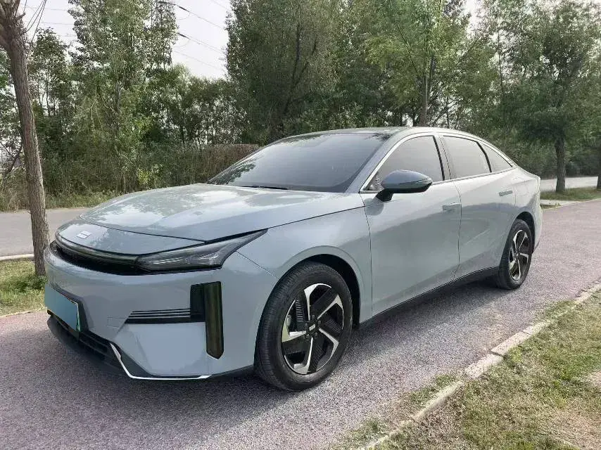 2023 Geely Galaxy L6 1.5T 163HP L4 3DHT PHEV