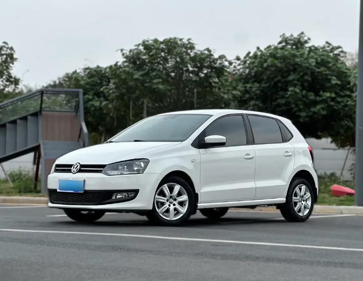 2013 Volkswagen Polo 1.4L 86HP L4 5MT